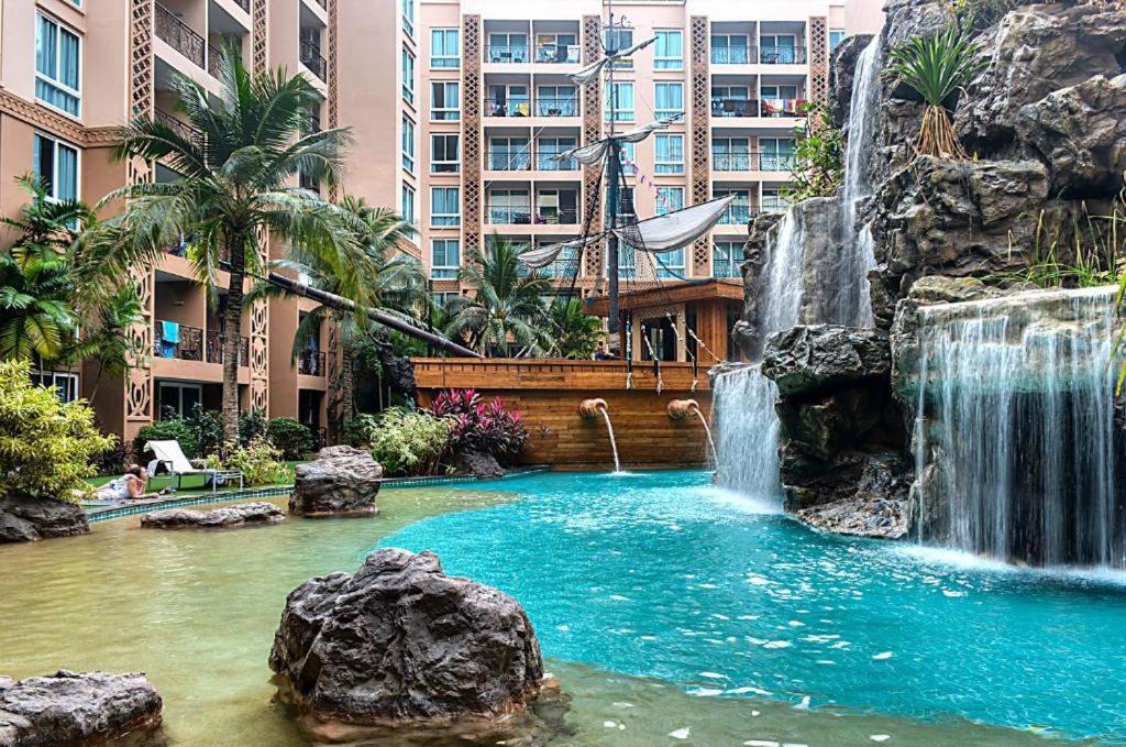 Atlantis Waterpark Apartment Jomtien Beach Exterior foto